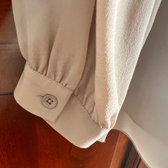 CAbi - Silk Blouse - Cream Long Sleeve LARGE - Picture 5 of 10